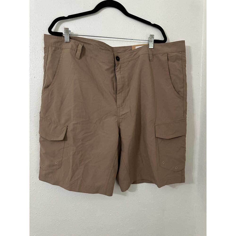 Magellan men outdoors round rock shapers size 42 NWT